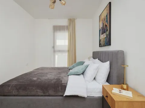 Izdavanje, dvosoban stan, 70m², Tivat, Crna Gora - image 6
