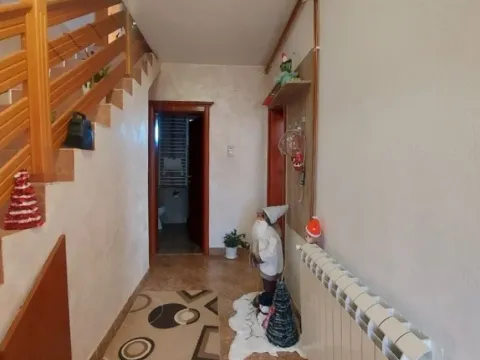 Prodaja, kuća, 110m², Miločani, Nikšić - image 9