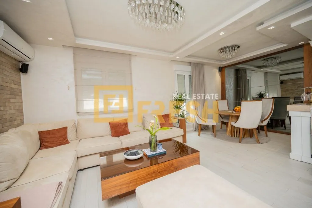 Prodaja, trosoban stan, 180m², City Kvart, Podgorica