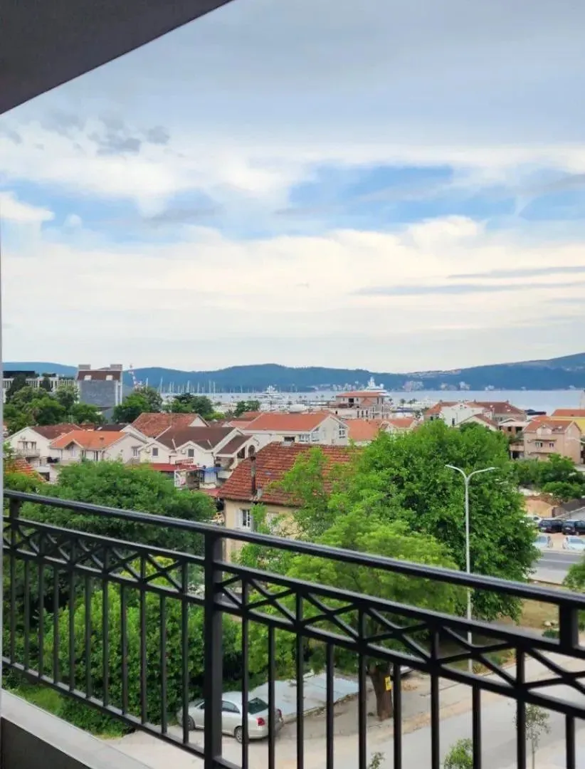 Prodaja, trosoban stan, 92m², Seljanovo, Tivat