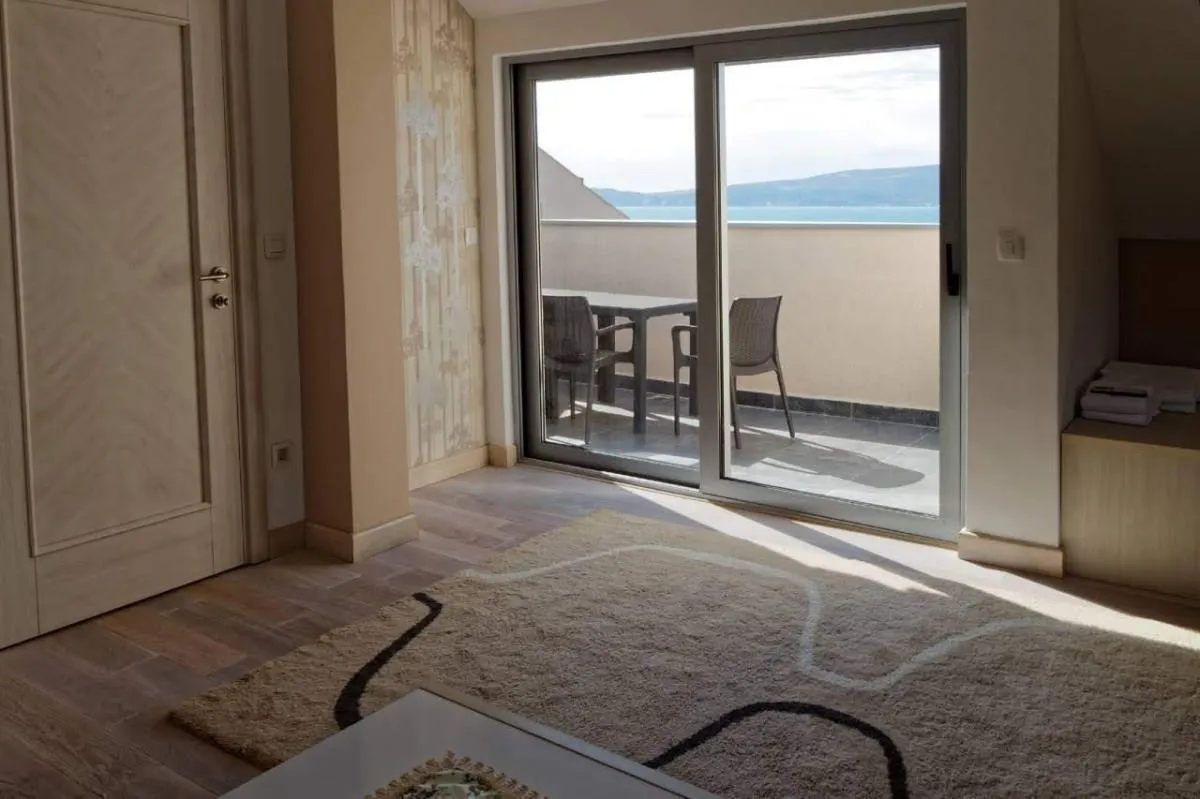 Rent, three bedroom apartment, 140m², Opatovo, Tivat