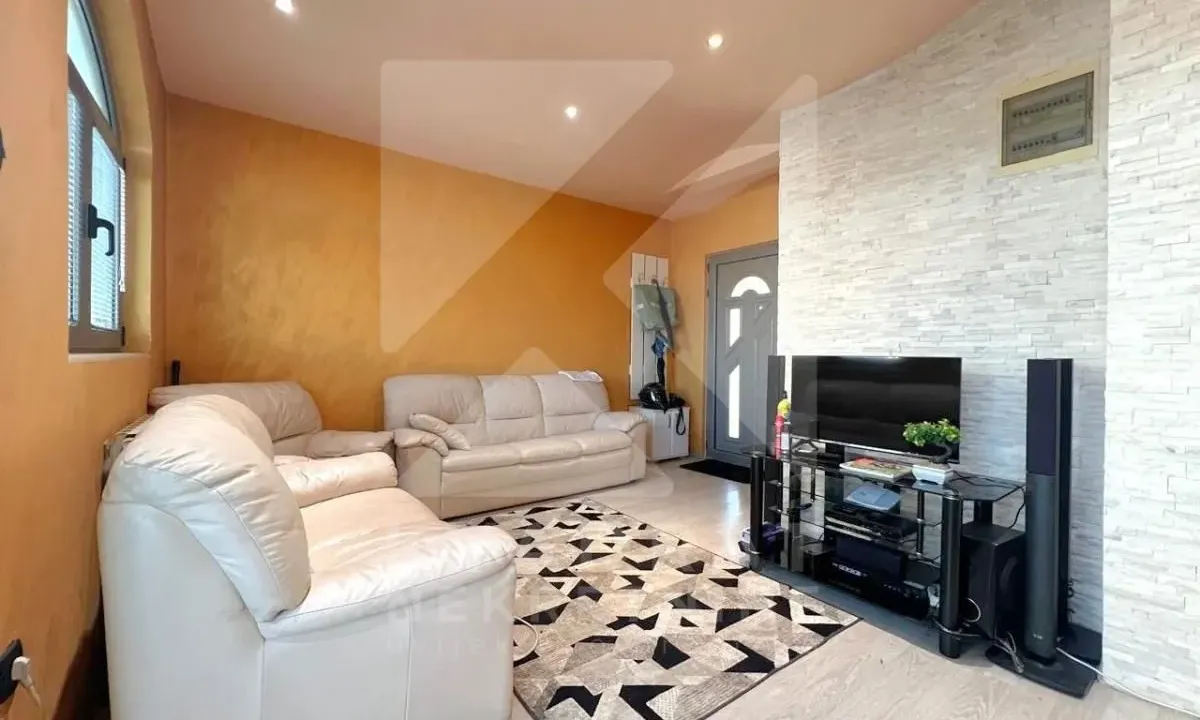 Izdavanje, jednosoban stan, 47m², Stari Aerodrom, Podgorica