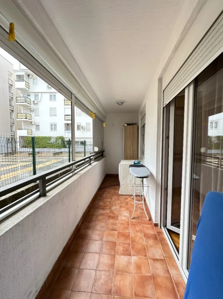 Izdavanje, dvosoban stan, 63m², Blok 9, Podgorica