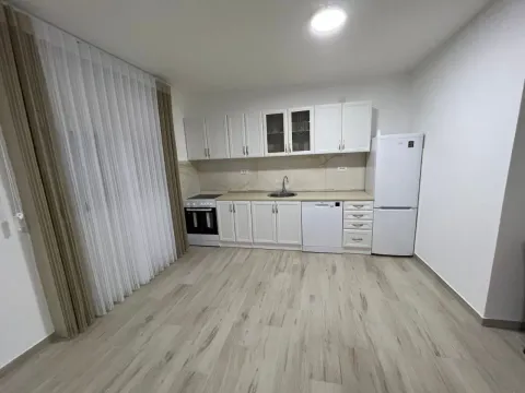 Izdavanje, dvosoban stan, 80m², Tivat, Crna Gora - image 3