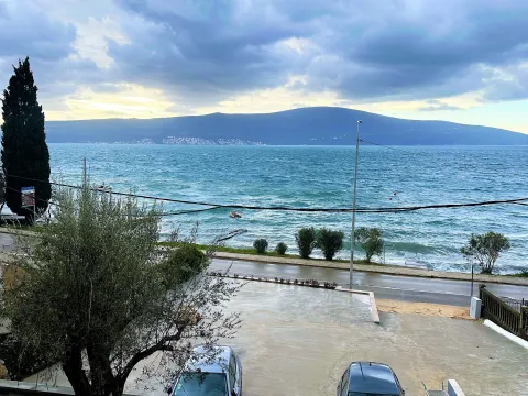 Rent, one bedroom apartment, 50m², Tivat, Crna Gora - image 7