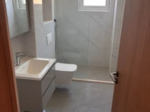 Prodaja, dvosoban stan, 81m², Centar, Bar - image 6