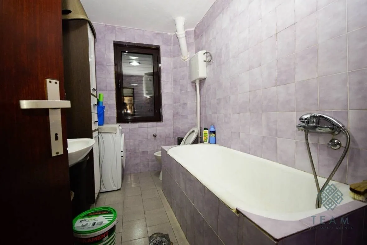 Prodaja, kuća, 300m², Stari Aerodrom, Podgorica