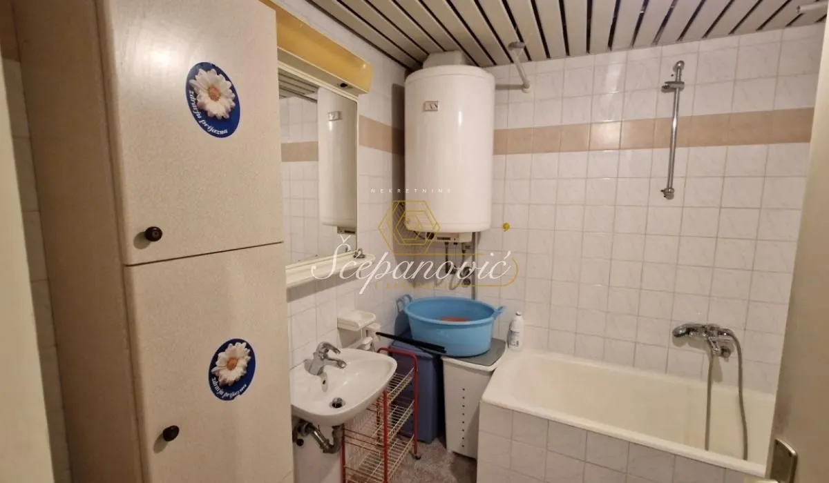 Rent, three bedroom apartment, 91m², Bulevar patrijarha Pavla, Novi Sad Sve Podlokacije