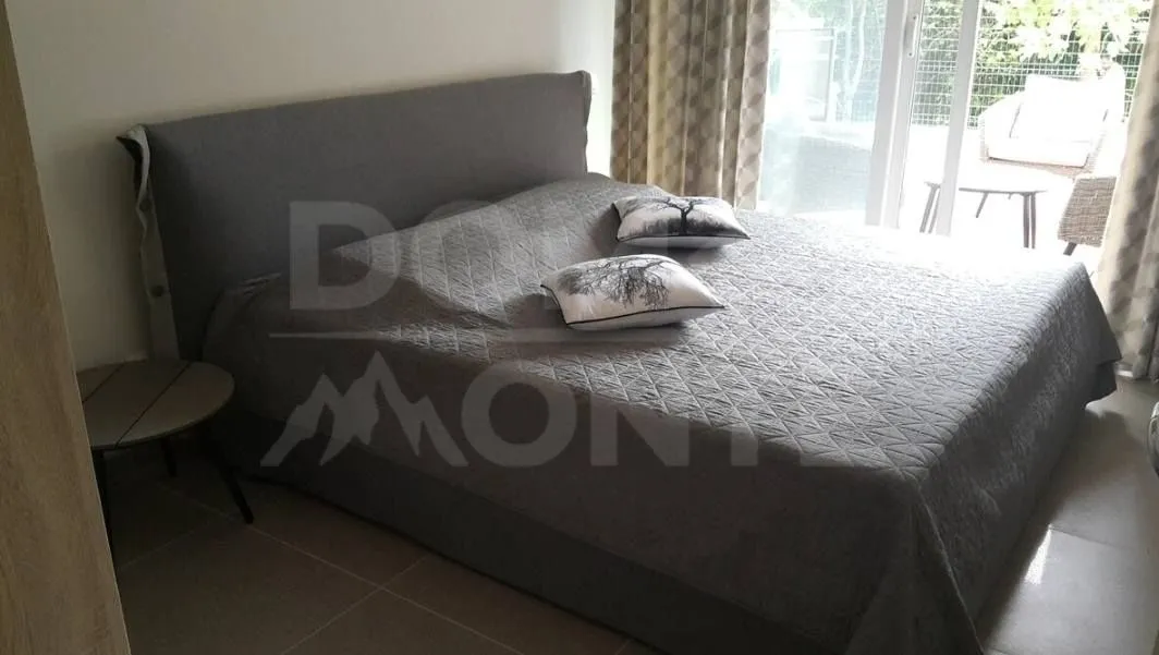 Rent, three bedroom apartment, 110m², Tivat, Crna Gora