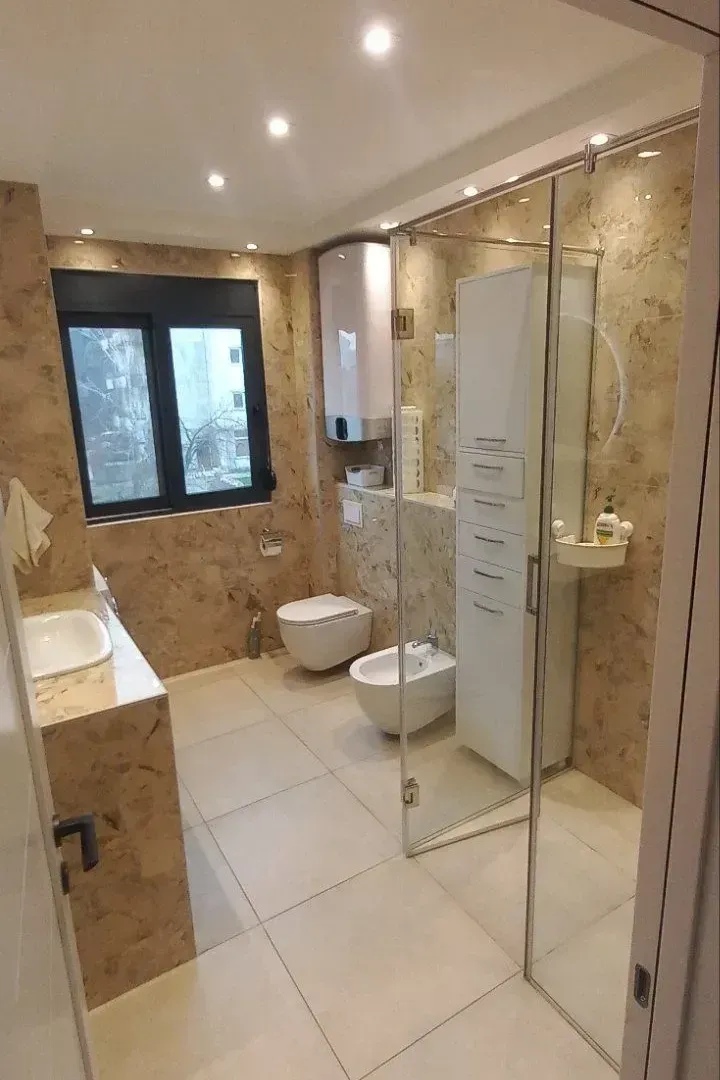 Rent, house, 180m², Gornja Gorica, Podgorica