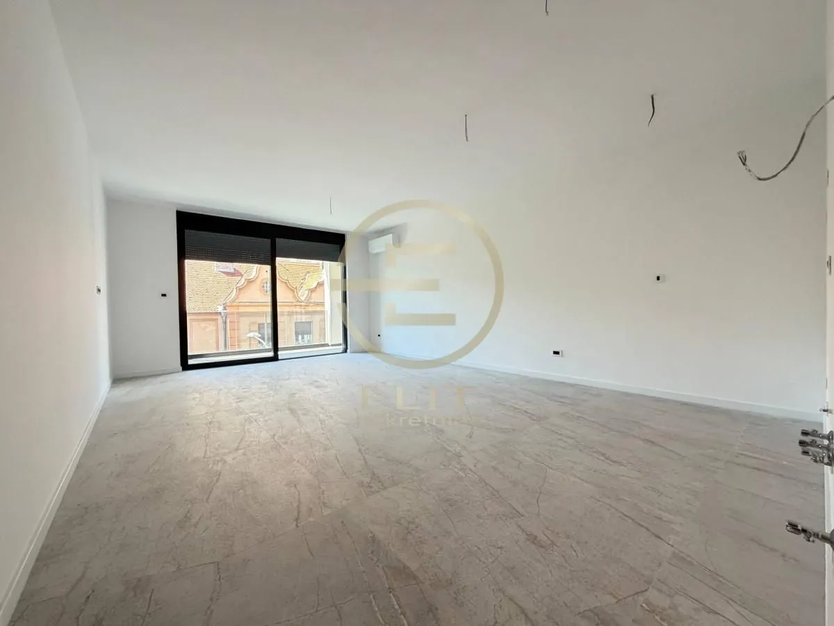 Prodaja, stan, 120m², Stari grad, Novi Sad