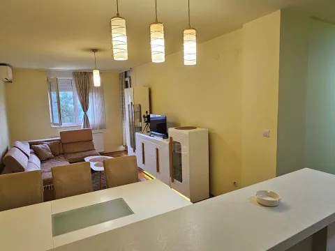 Izdavanje, trosoban stan, 65m², Nova Pazova, Stara Pazova - image 2