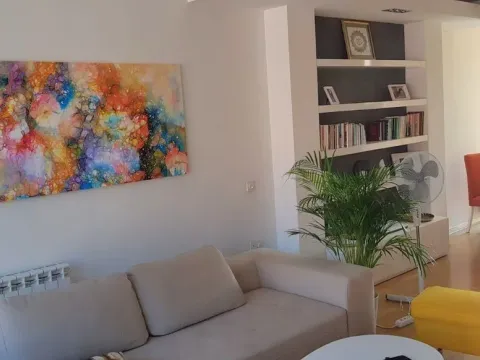 Prodaja, četvorosoban stan, 106m², Vračar, Šid - image 8