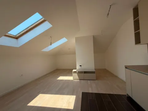 Prodaja, garsonjera, 45m², Tološi, Podgorica - image 7
