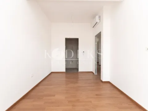 Prodaja, četvorosoban stan, 221m², Vezirov Most, Podgorica - image 7