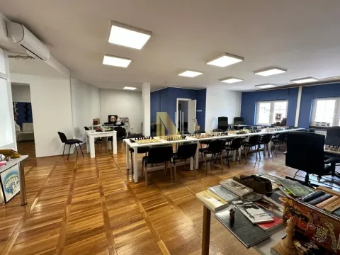 Izdavanje, poslovni prostor, 182m², Centar, Novi Sad - image 2
