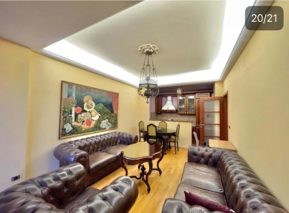 Izdavanje, dvosoban stan, 60m², Centar, Podgorica