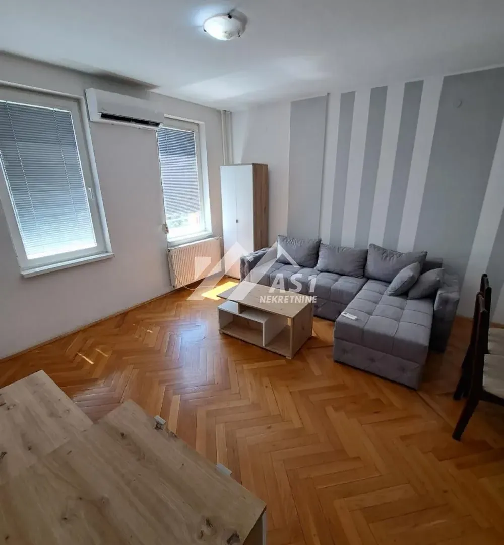 Izdavanje, jednosoban stan, 39m², Rotkvarija, Novi Sad Sve Podlokacije