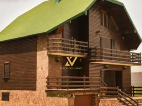 Prodaja, kuća, 200m², Centar, Žabljak - image 2