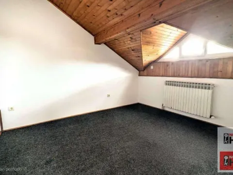 Izdavanje, kuća, 216m², Salajka, Novi Sad Sve Podlokacije - image 6