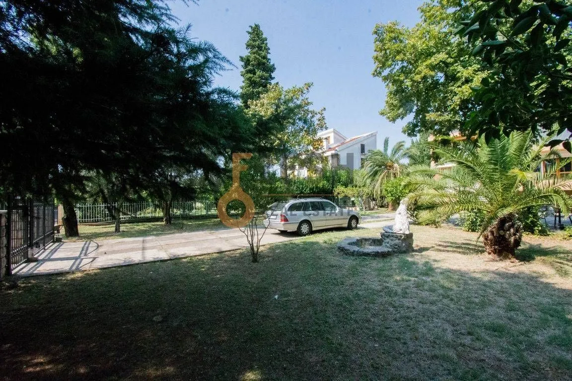 Sale, house, 330m², Masline, Podgorica