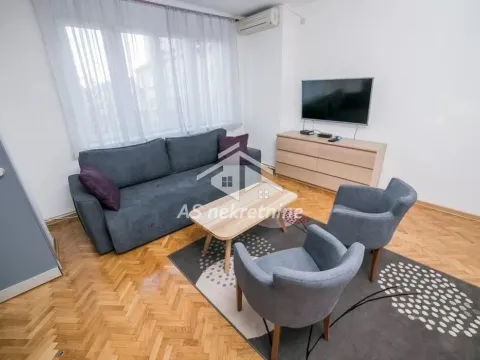 Izdavanje, trosoban stan, 97m², Stari Grad, Beograd - image 6
