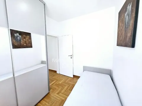 Rent, three bedroom apartment, 90m², Savski Venac, Beograd - image 10