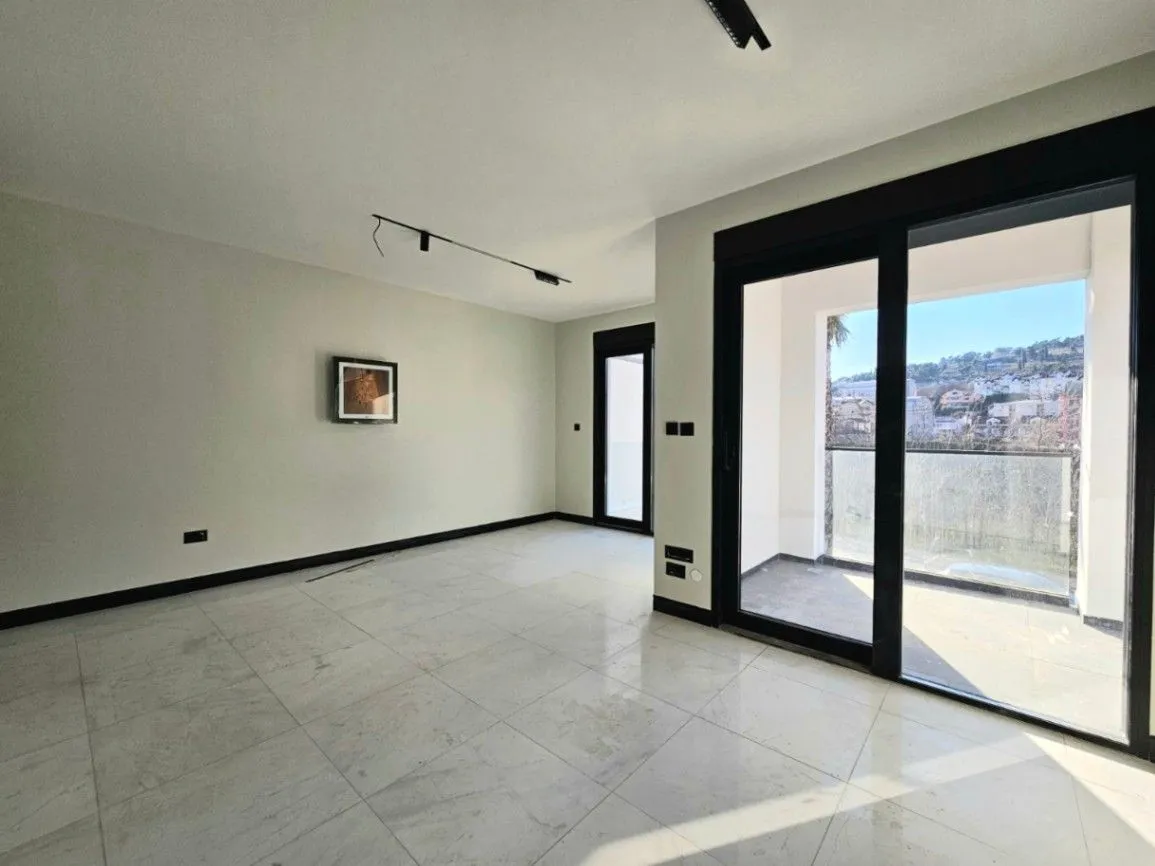 Prodaja, dvosoban stan, 71m², Vezirov Most, Podgorica