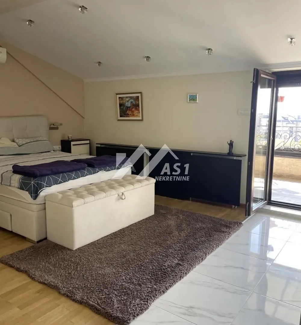 Prodaja, četvorosoban stan, 105m², Bulevar Evrope, Novi Sad Sve Podlokacije