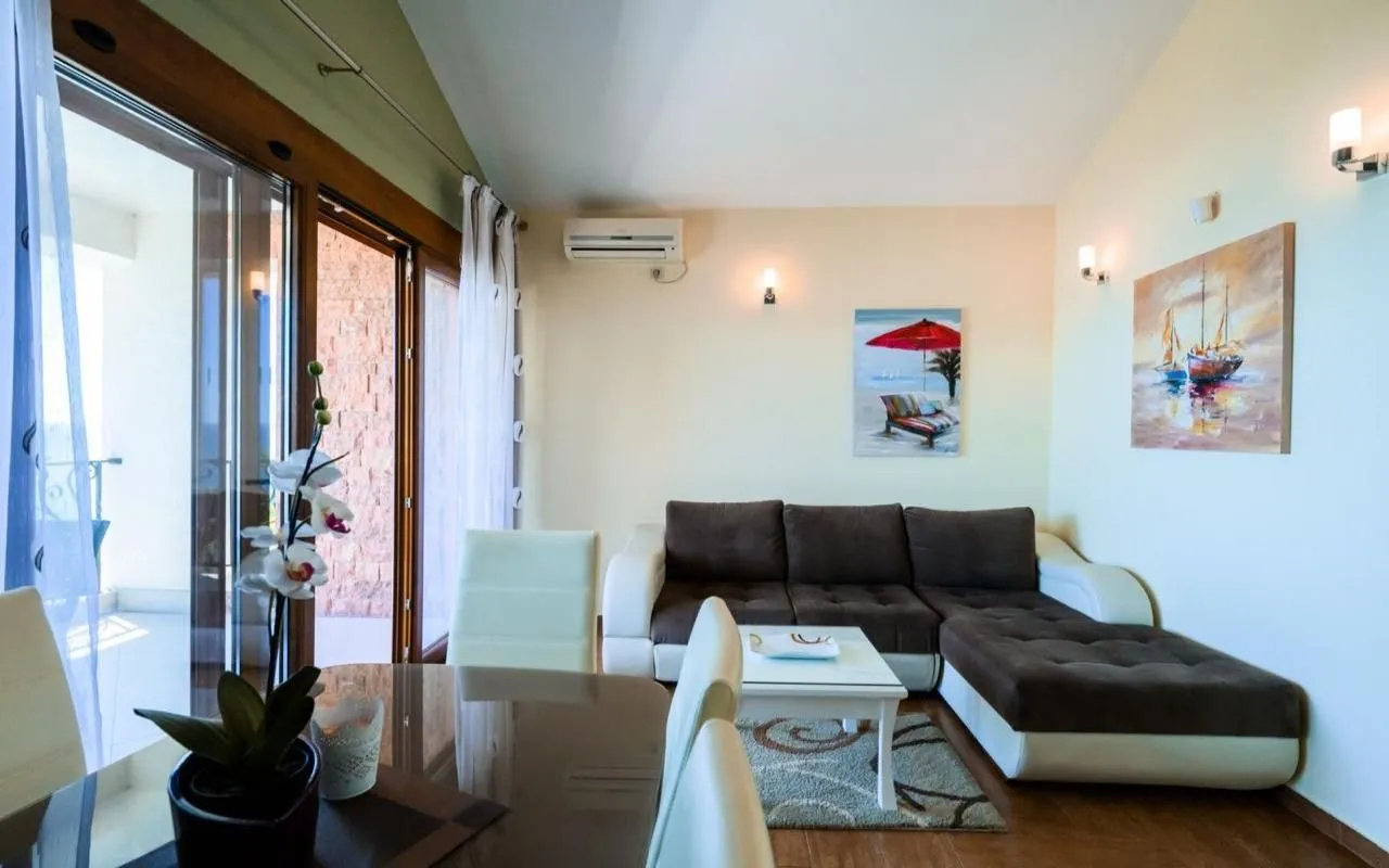 Prodaja, kuća, 252m², Šušanj, Bar
