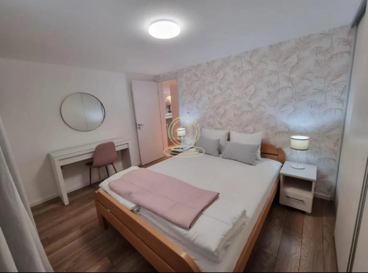 Rent, two bedroom apartment, 50m², Južni Bulevar, Vračar Sve Podlokacije