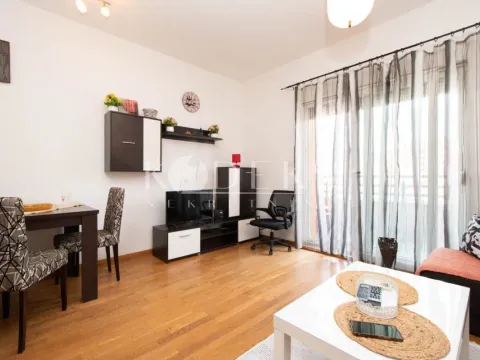 Rent, studio apartment, 34m², City Kvart, Podgorica - image 2