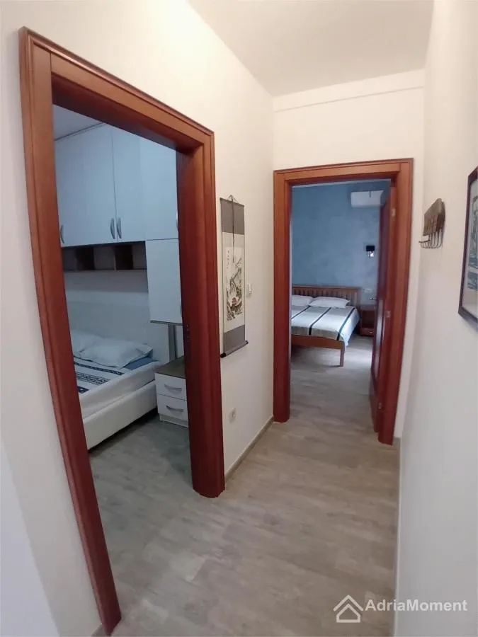 Prodaja, dvosoban stan, 72m², Dobrota, Kotor