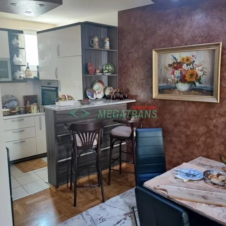 Izdavanje, trosoban stan, 75m², Grbavica, Novi Sad Sve Podlokacije
