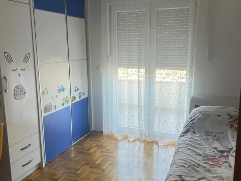 Izdavanje, dvosoban stan, 70m², Tuški Put, Podgorica - image 6