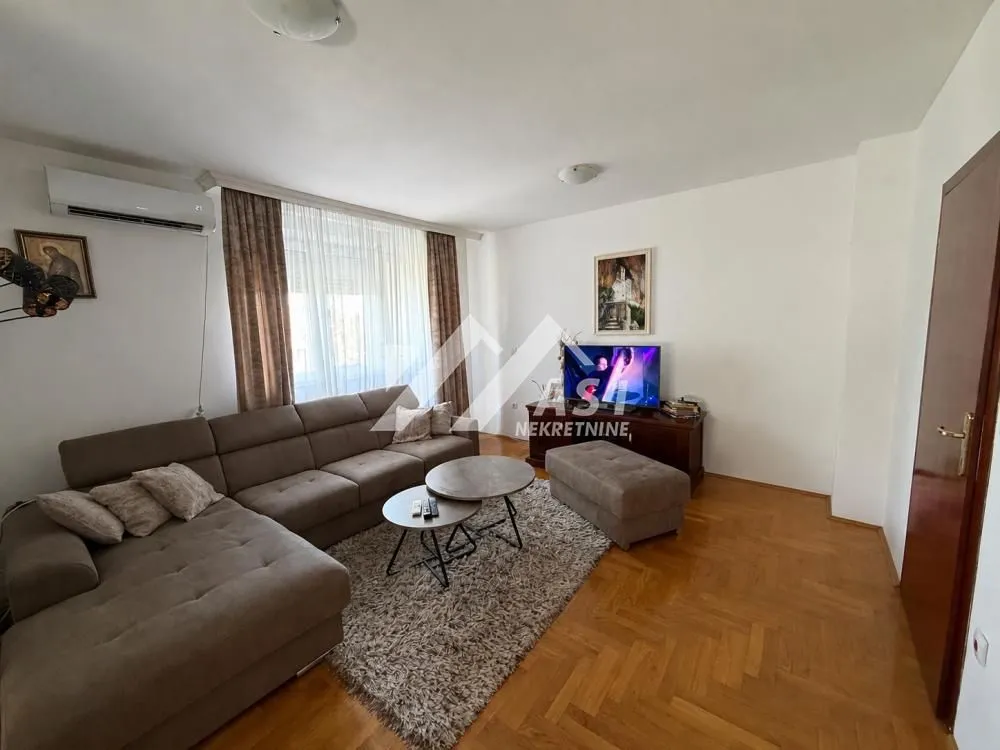 Izdavanje, trosoban stan, 75m², Grbavica, Novi Sad Sve Podlokacije
