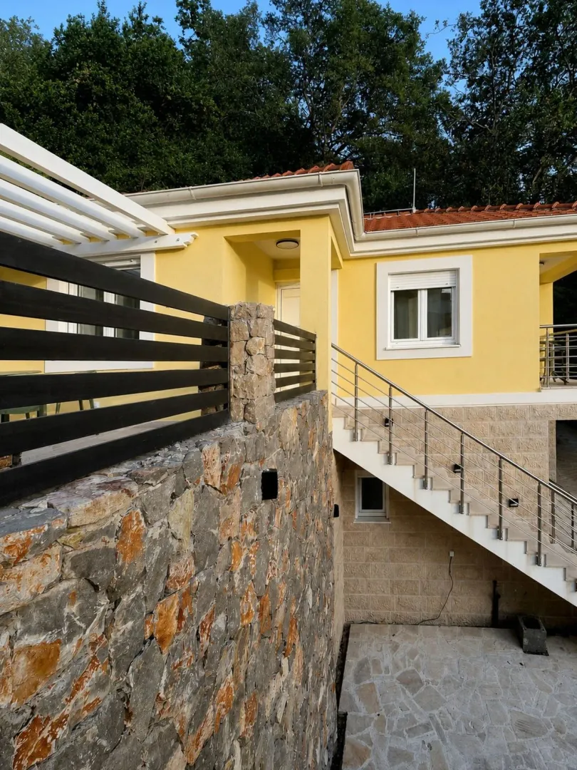 Rent, three bedroom apartment, 125m², Tivat, Crna Gora