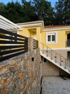 Rent, three bedroom apartment, 125m², Tivat, Crna Gora - image 8