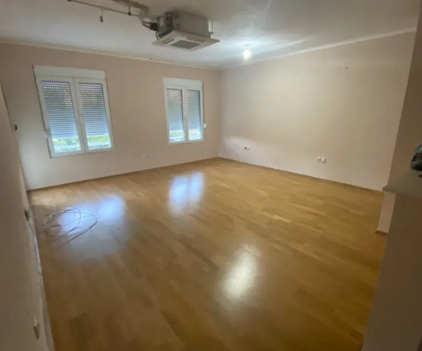 Izdavanje, dvosoban stan, 70m², Ljubović, Podgorica