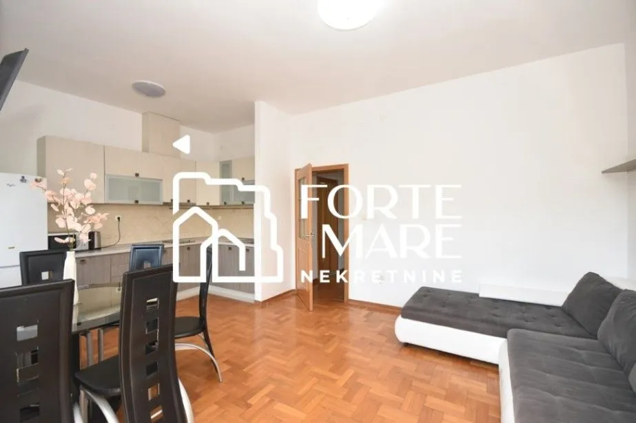Prodaja, dvosoban stan, 68m², Đenovići, Herceg Novi