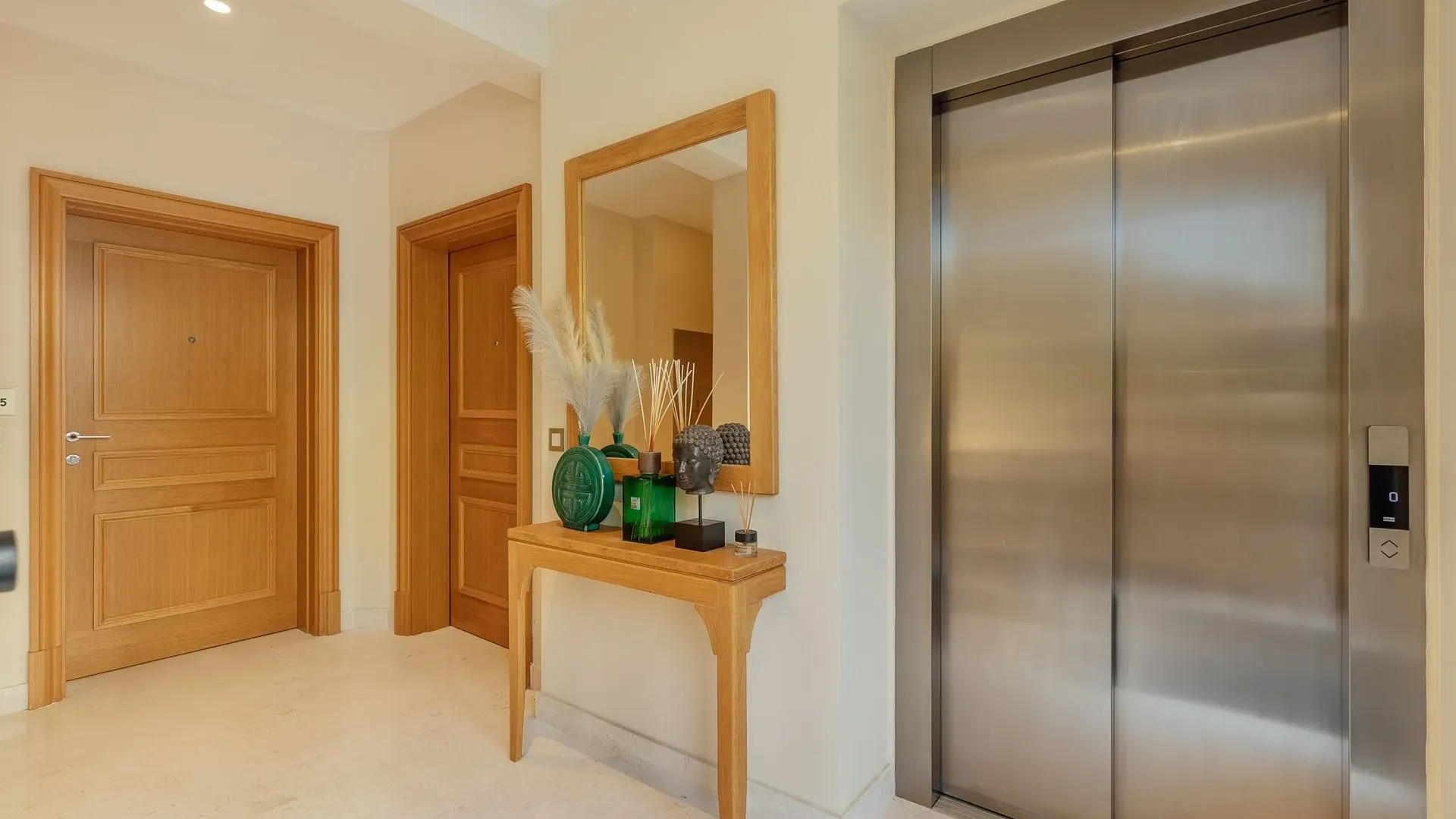 Prodaja, dvosoban stan, 104m², Donja Lastva, Tivat