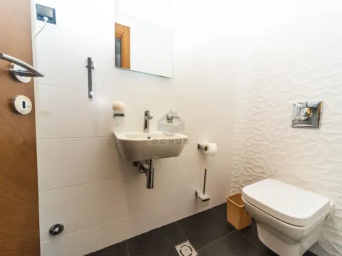 Izdavanje, dvosoban stan, 70m², Ljubović, Podgorica - image 10