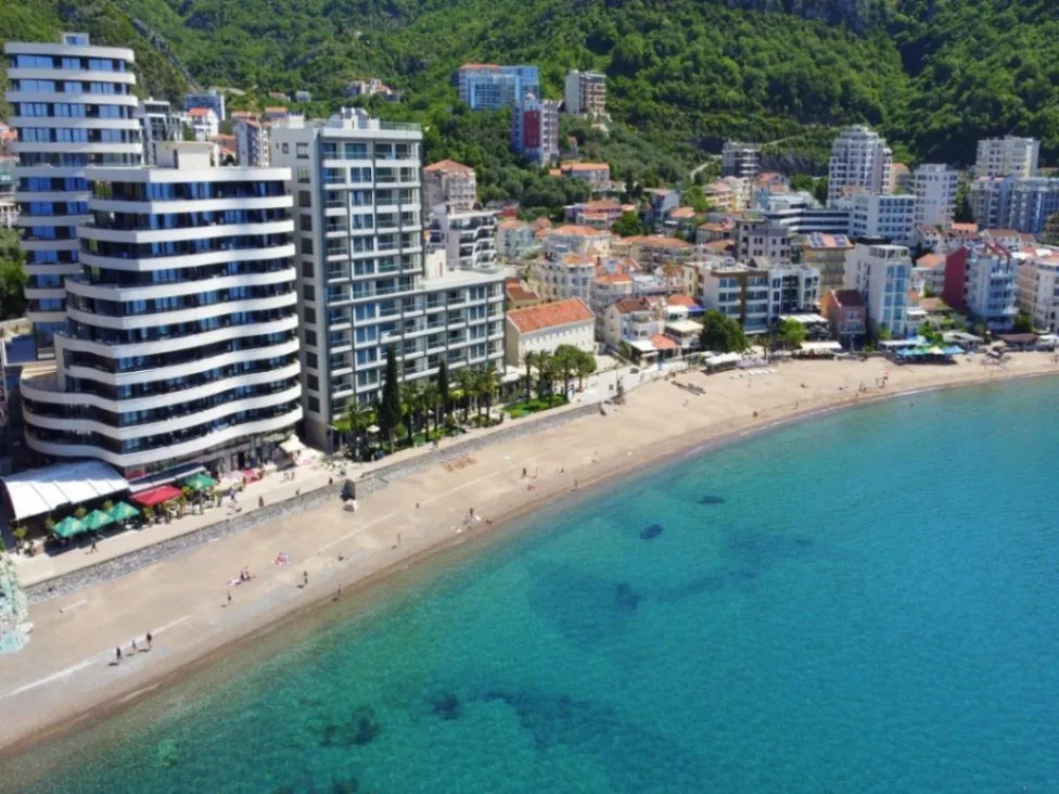Izdavanje, jednosoban stan, 55m², Bečići, Budva
