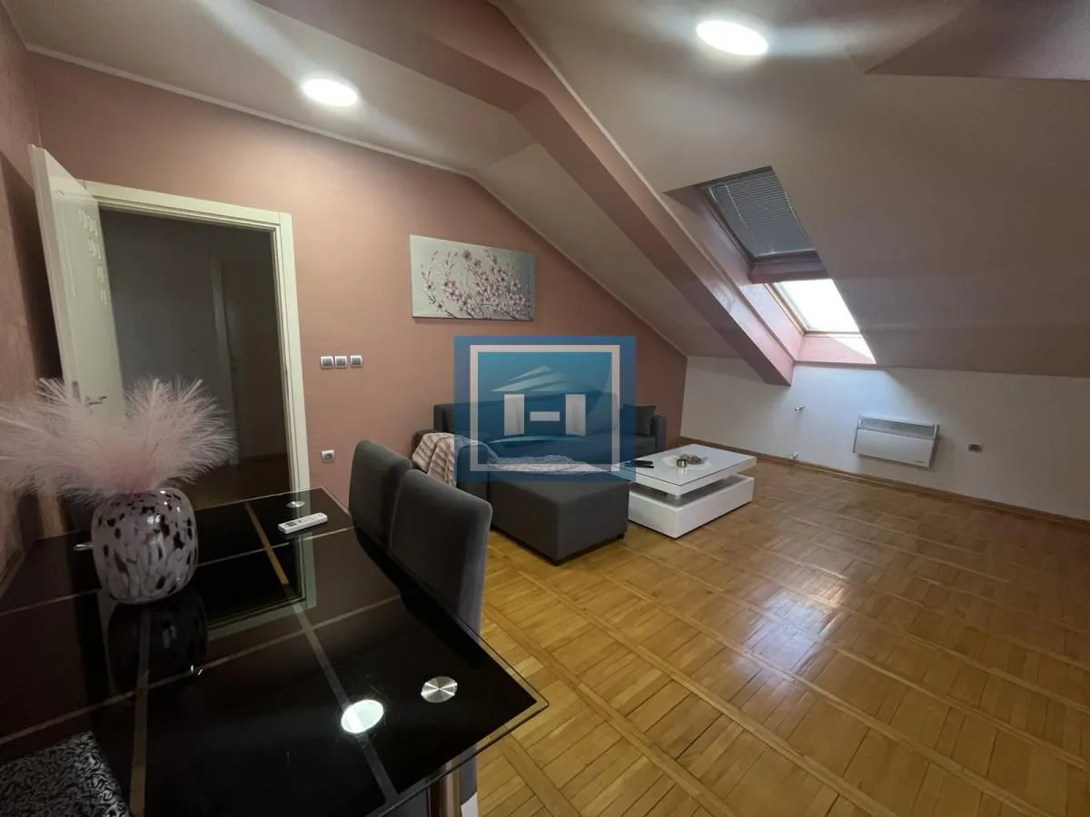 Prodaja, dvosoban stan, 60m², Vašarište, Jagodina