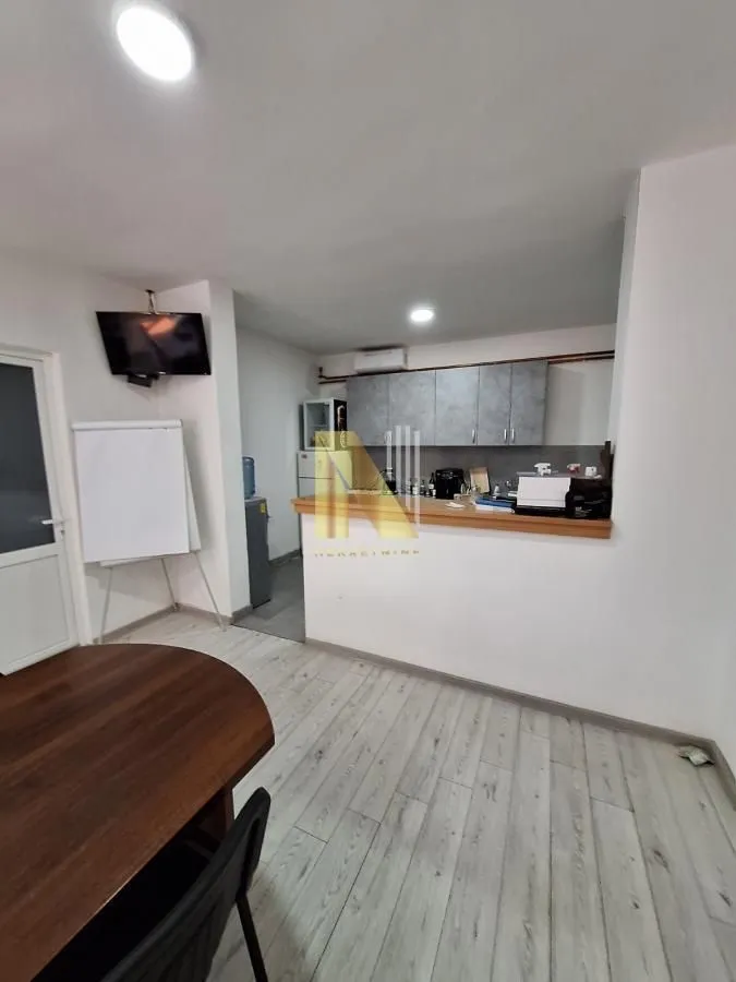 Sale, office space, 1252m², Stara Pazova, Srbija
