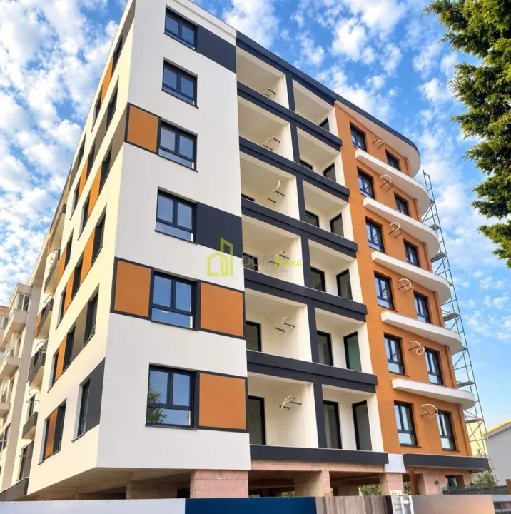 Prodaja, trosoban stan, 103m², Bar, Crna Gora