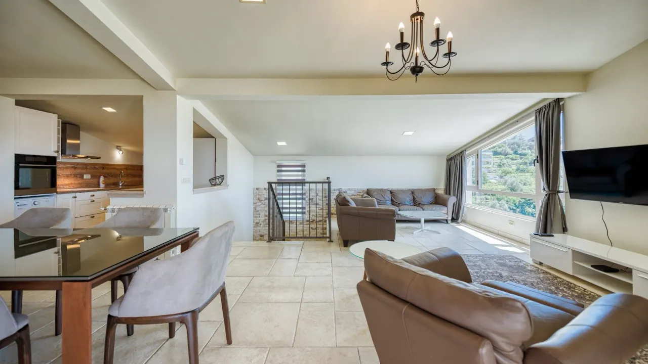 Sale, house, 466m², Tivat, Crna Gora