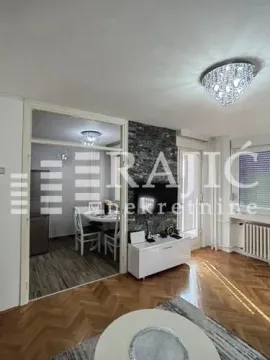 Living room with a view of the dining area. - image 7