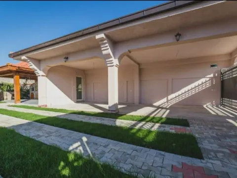 Sale, house, 700m², Gorica C, Podgorica - image 3