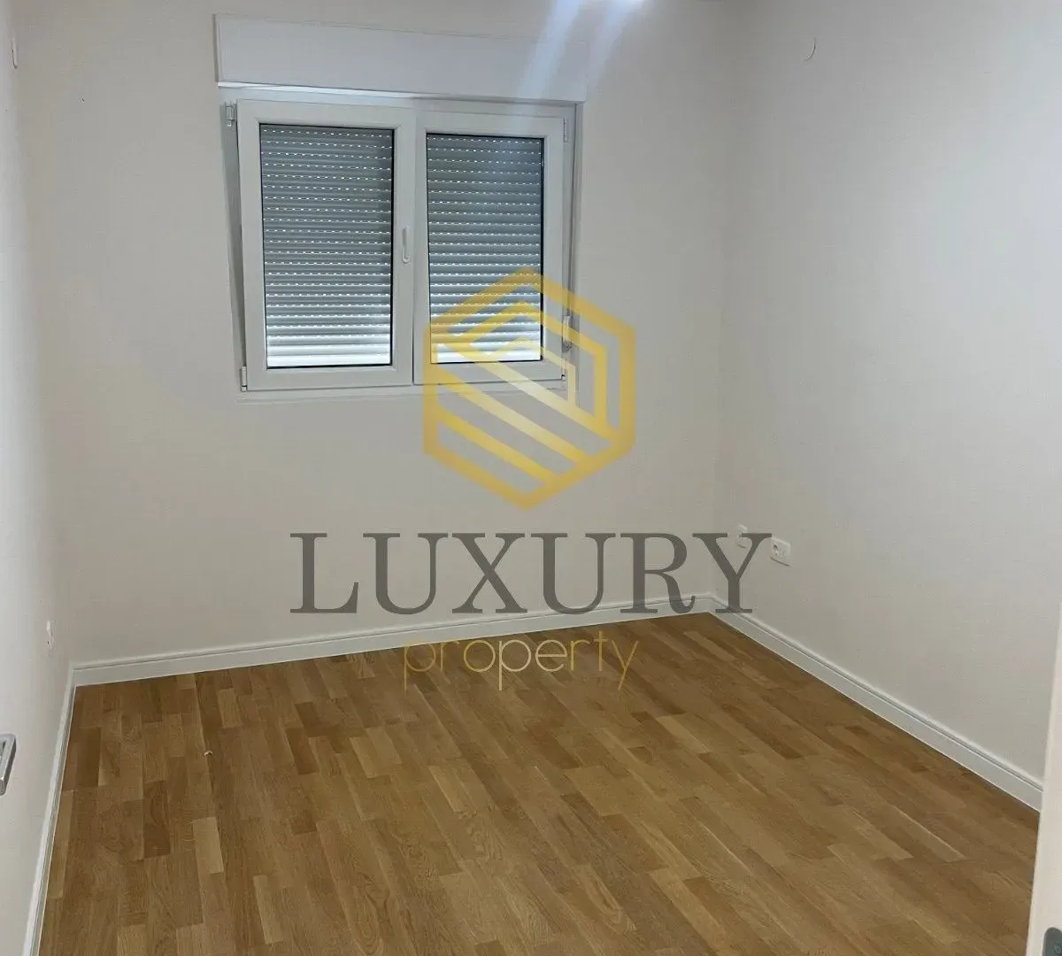 Rent, office space, 40m², Pobrežje, Podgorica